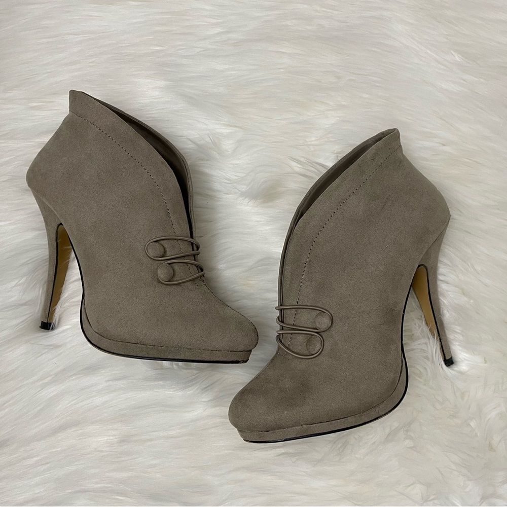 Apt.9 Defined Comfort Heeled Ankle Booties Size 8.5